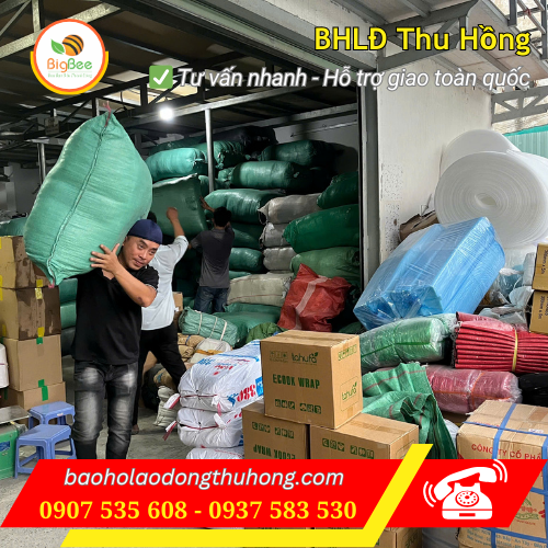 Hoạt động giao hàng quéo vải trắng, màu cho công ty Đại Hùng Hoạt động giao hàng quéo vải trắng, màu cho công ty Đại Hùng