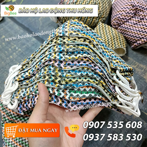 Khẩu trang vải họa tiết sọc nhiều màu cho người lớn Khẩu trang vải họa tiết sọc nhiều màu cho người lớn