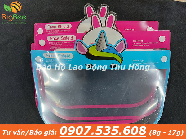kính chắn giọt bắn bảo vệ cho bé