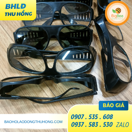 Kính mắt bảo hộ lao động DKT đen bỏ sỉ tại kho TPHCM Kính mắt bảo hộ lao động DKT đen bỏ sỉ tại kho TPHCM