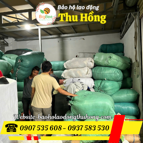 Lên hàng miễn phí 3000kg giẻ lau màu tại kho Lên hàng miễn phí 3000kg giẻ lau màu tại kho