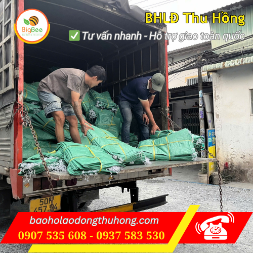 Lên xe 10000 bao tải dứa xanh cho công ty Đại Hùng Lên xe 10000 bao tải dứa xanh cho công ty Đại Hùng