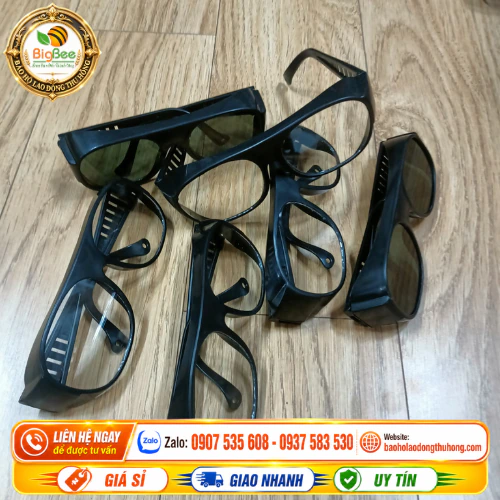 Mắt kính DKT trong suốt dễ quan sát Mắt kính DKT trong suốt dễ quan sát