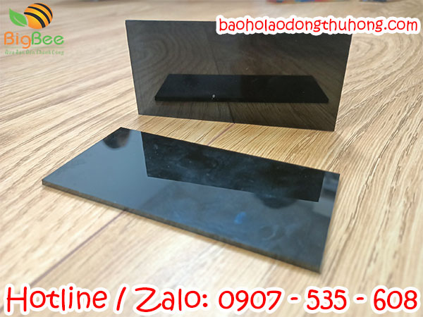 Miếng kính hàn màu đen