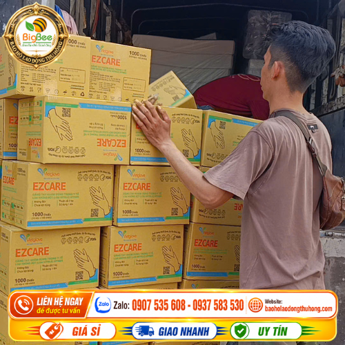 Soạn hàng găng tay y tế Nitrile Ezcare đi giao Soạn hàng găng tay y tế Nitrile Ezcare đi giao