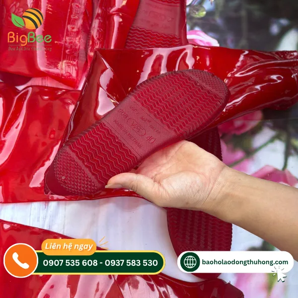 Cận cảnh vân đế và ký hiệu size ủng lội ruộng Cận cảnh vân đế và ký hiệu size ủng lội ruộng