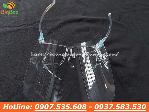 tấm kính che mặt chắn giọt bắn