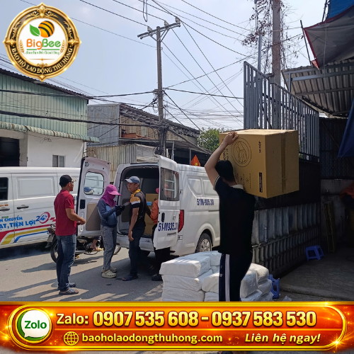 Thu Hồng đáp ứng đơn sỉ quần áo bảo hộ y tế tại TPHCM Thu Hồng đáp ứng đơn sỉ quần áo bảo hộ y tế tại TPHCM
