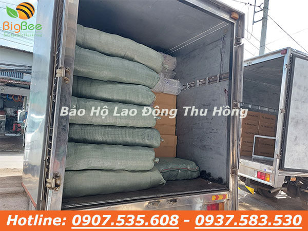 thu hồng giao găng tay y tế Vglove, muối tiêu giá rẻ đến Đồng Nai 02