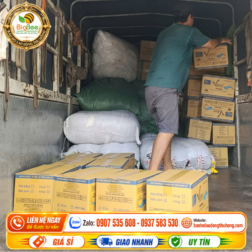 Thu Hồng sắp xếp đi giao găng tay Vglove Nitrile không bột Thu Hồng sắp xếp đi giao găng tay Vglove Nitrile không bột