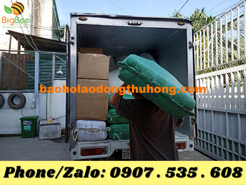 Thu Hồng ship hàng liền tay cho khách ngày cận Tết 01