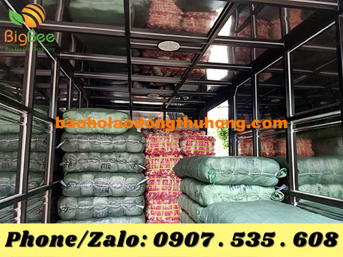 thu hồng ship hàng liên tay cho khách ngày cận Tết 02