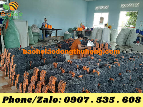 thu hồng ship hàng liên tay cho khách ngày cận Tết 03