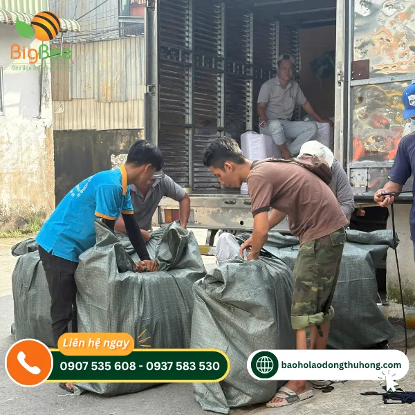 Quy trình kiểm đếm bao tay len phủ hạt nhựa màu đỏ khi giao hàng Quy trình kiểm đếm bao tay len phủ hạt nhựa màu đỏ khi giao hàng