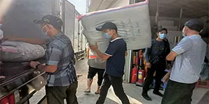 Thu Hồng đi đơn hàng bao tay, băng rào cảnh báo cho khách ở quận 5