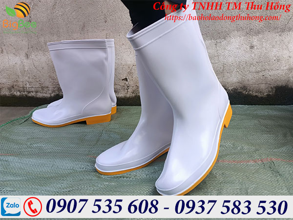 Ủng bảo hộ Tứ Gia Phát màu trắng đi ruộng