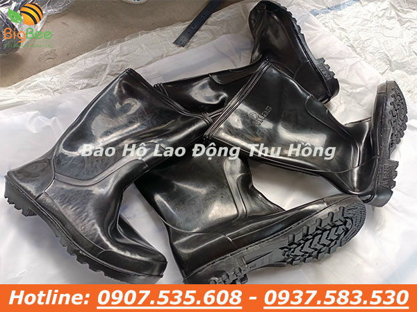 ủng bảo hộ Vitas màu đen