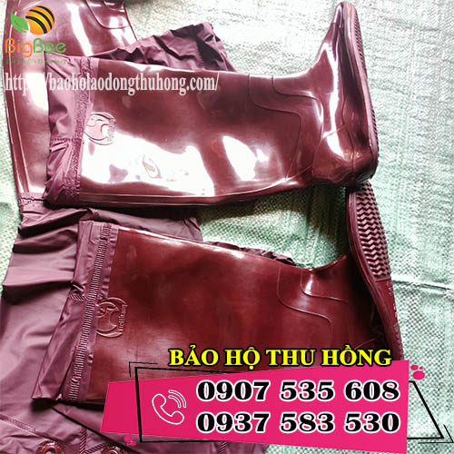 ủng đi cấy có nhiều ưu điểm về chất liệu và thiết kế