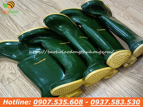 ủng đi mưa Thùy Dương màu rêu chống thấm nước
