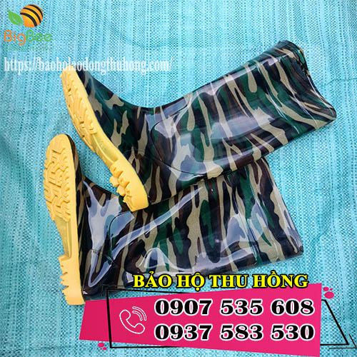 ủng màu rằn ri chất liệu PVC
