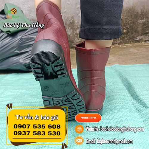 Ủng nhựa ngắn cổ người lớn giá rẻ tại Thu Hồng Ủng nhựa ngắn cổ người lớn giá rẻ tại Thu Hồng