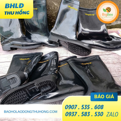 Ủng Thùy Dương đen sạch sẽ ít bám bẩn Ủng Thùy Dương đen sạch sẽ ít bám bẩn