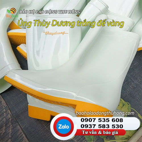 Ủng Thùy Dương trắng đế vàng đi nước 01 Ủng Thùy Dương trắng đế vàng đi nước 01