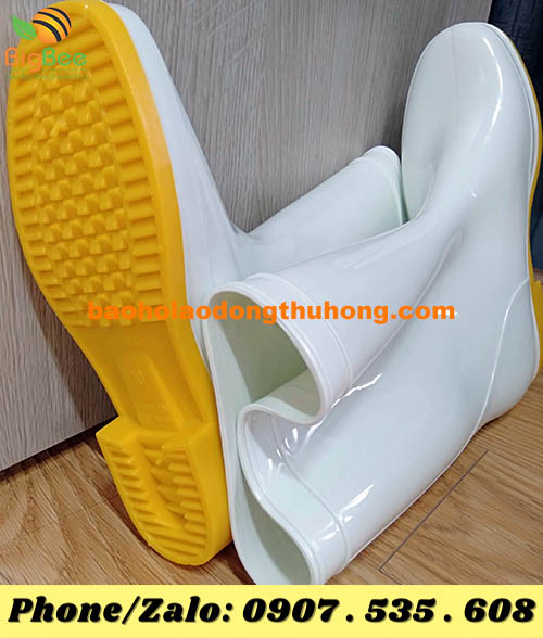 Ủng Thùy Dương trắng đi mưa giá tốt ở đâu tại TPHCM