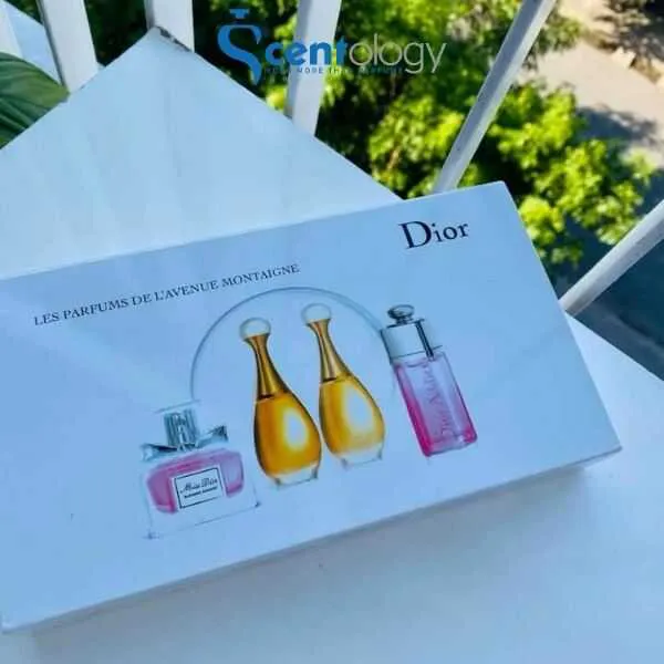 一番の贈り物 de parfums les Dior dior 香水 voyage空箱 香水女性用  greggburkhaltercom