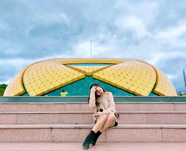 Check-in nụ hoa dã quỳ tại Quảng Trường Lâm Viên Đà Lạt