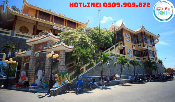 Miếu Dinh Cô tại Long Hải