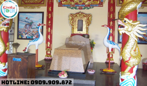 Mộ Cô tại Long Hải