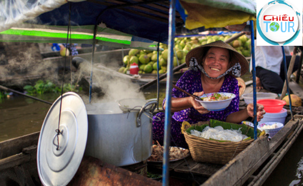 Gian hàng ẩm thực tại chợ nổi