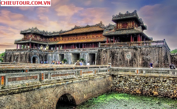 tour-da-nang-hoi-an-hue-3-ngay-2-dem-chat-luong Cửa Ngọ Môn tại Kinh Thành Huế