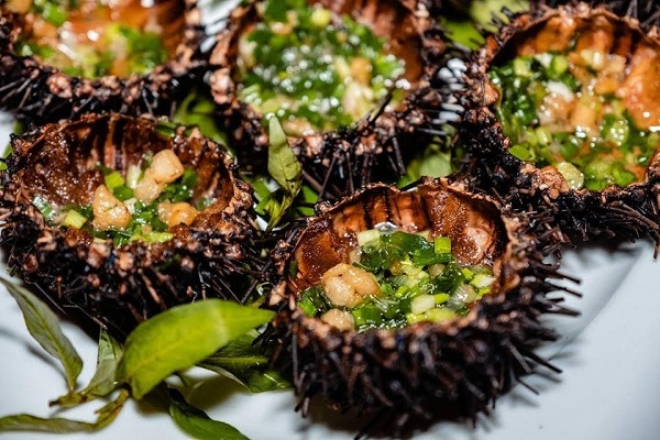 Nhum biển nướng mỡ hành