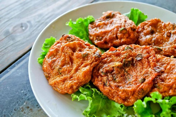 Chả chiên nóng thơm ngon tại Nam Du