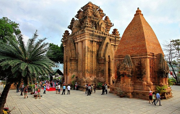 Tháp Bà Ponagar tại Nha Trang