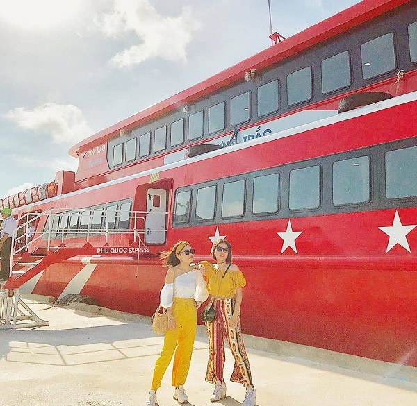 Tàu cao tốc Trưng Trắc - Trưng Nhị