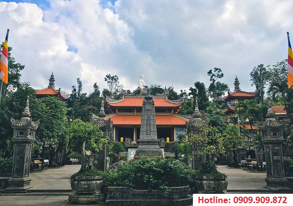 Chùa Long Sơn tại Nha Trang