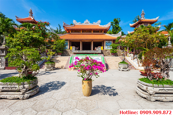 Chùa Long Sơn tại TP.Nha Trang