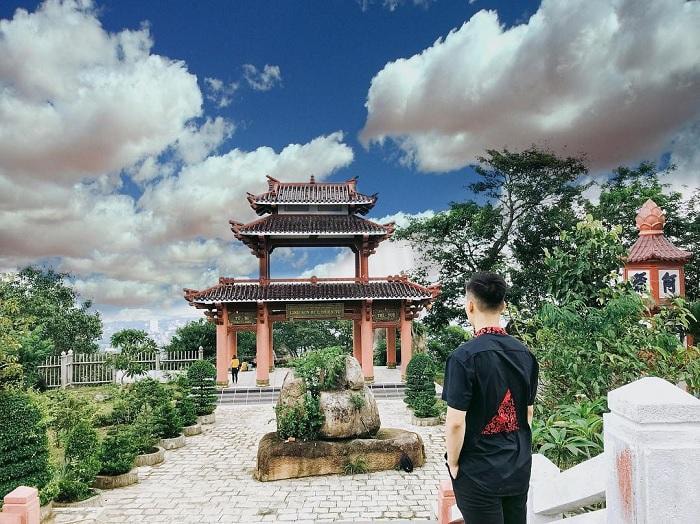 Chùa Linh Sơn Bửu Thiền Tự trên Núi Thị Vải