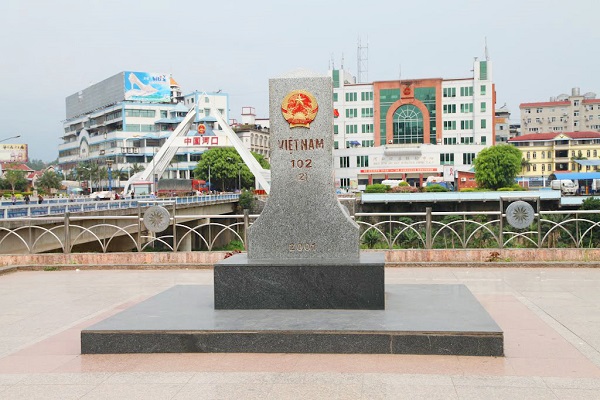 Cột mốc 102 tại Lào Cai