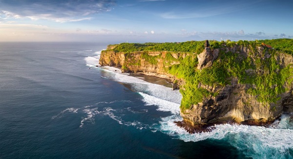 den-uluwatu-tai-bali.jpg