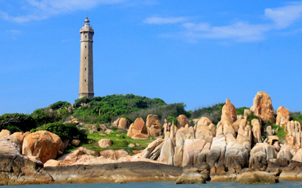 Hải đăng tại Hòn Bảy Cạnh - Côn Đảo