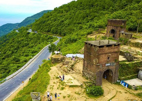 Lô Cốt trên Đỉnh Hải Vân Quan