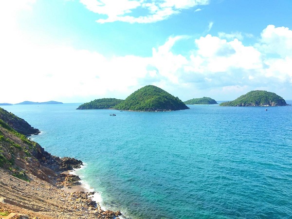 Hòn Nồm tại Nam Du