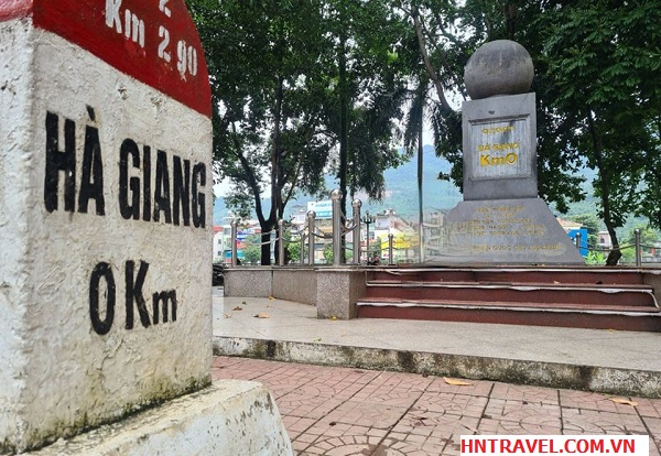 Cột mốc Km0 tại Hà Giang Cột mốc Km0 tạo Hà Giang