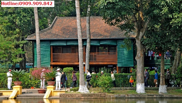 Nhà sàn Bác Hồ tại Hà Nội