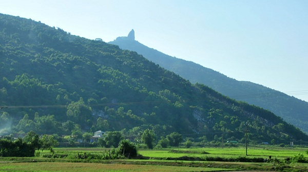 Núi Ông/Núi Đá Bia tại Phú Yên