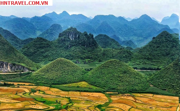 Núi Đôi - Tour Hà Giang Sapa 5 ngày 4 đêm tại Hntravel Núi Đôi - Tour Hà Giang Sapa 5 ngày 4 đêm tại Hntravel